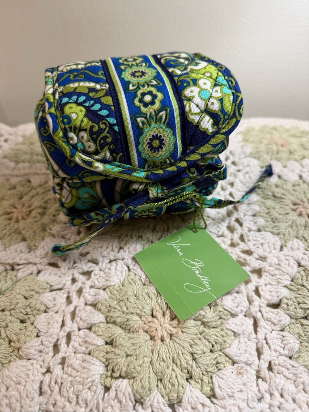 Vera Bradley All Wrapped Up Jewelry or Makeup Travel Bag Rhythm & Blues Retired